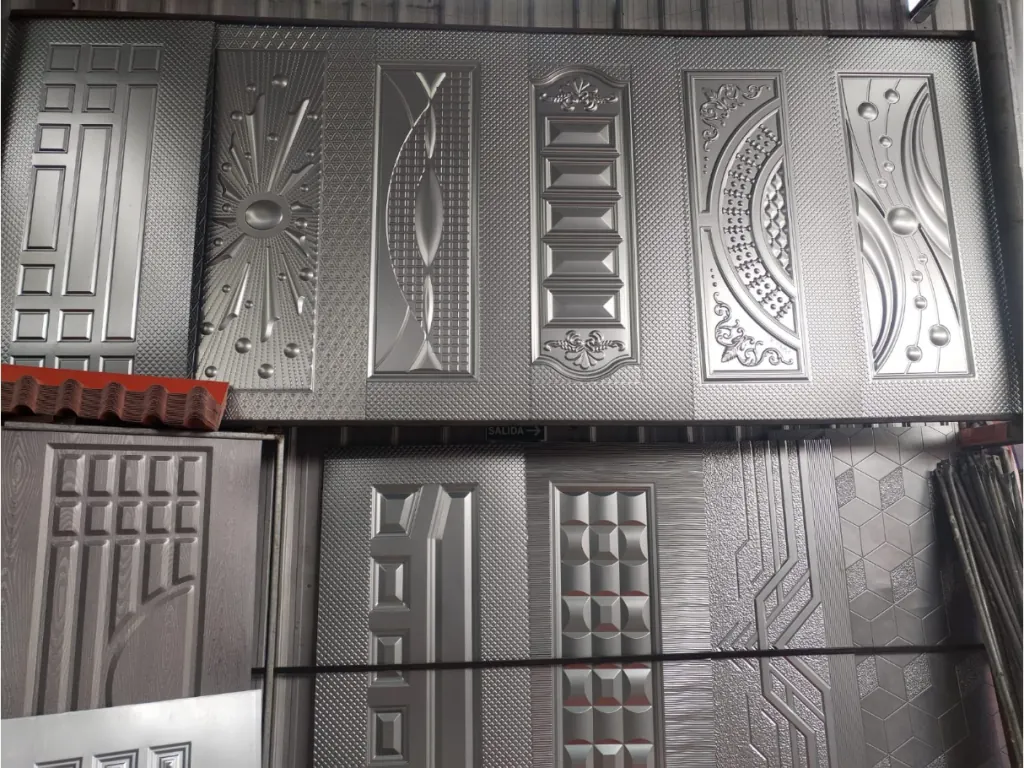 Puertas metálicas paneladas